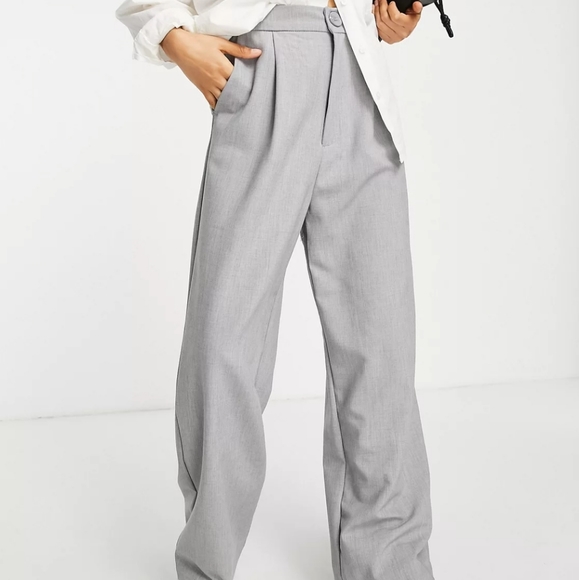 Light gray pants - Picture 2 of 4